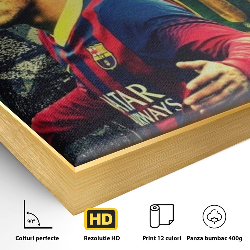 Detaliu al suprafetei: tablou canvas cu fotbalistul neymar, in rama de aluminiu auriu